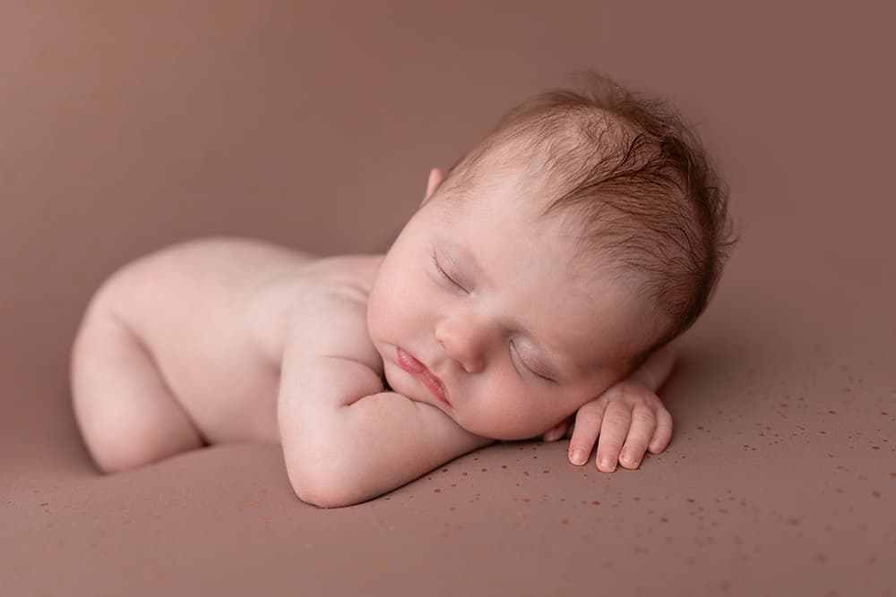 Newborn Sleeping Pose Brown BG 01